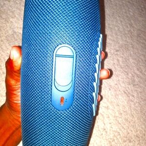 Bluetooth JBL charge 5 speaker